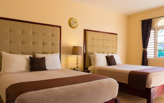 Travellers Beach Resort