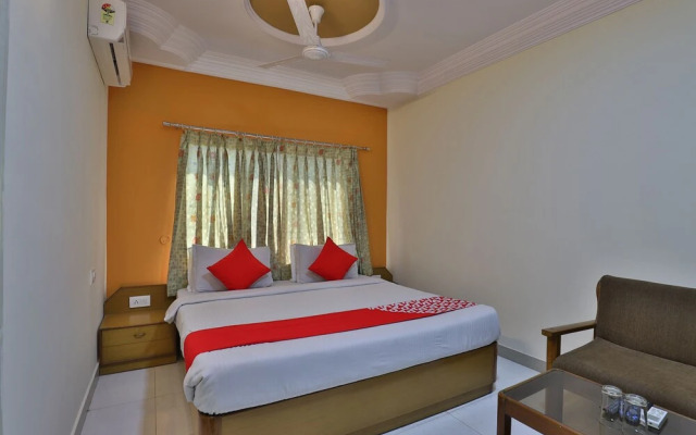 OYO 27897 Hotel The Grand Bansi