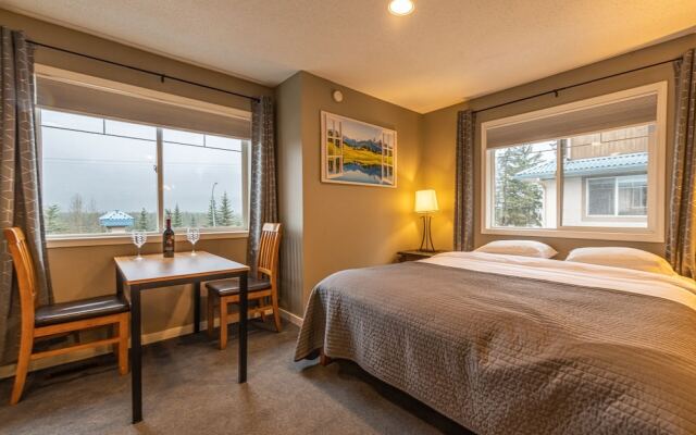 Banff Boundary Lodge-Mountain View Condo