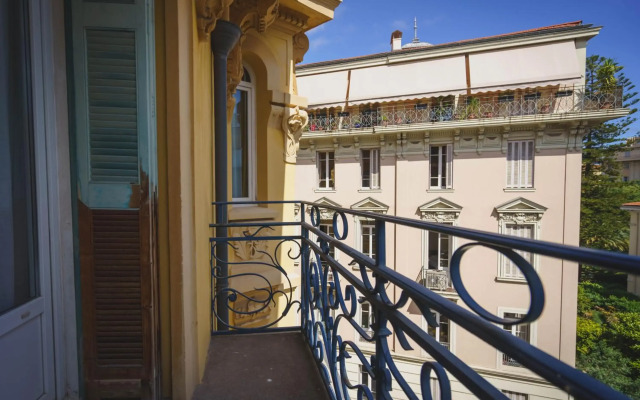 Gounod Hotel