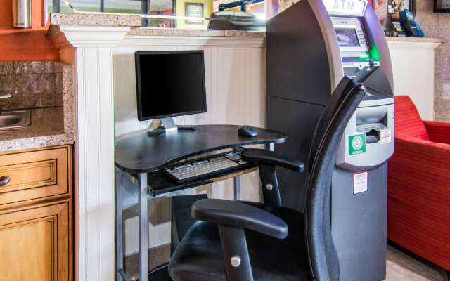 Econo Lodge Atlanta Airport East