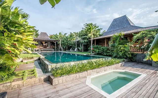 Marika Sawah Villas-6Bedroom Private Pool