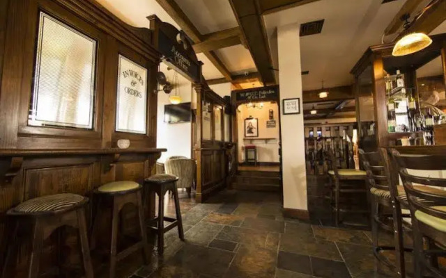 Riverside Suites Hotel