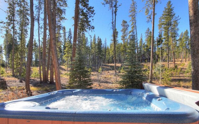 Highlands Trail House 5 Bedroom Home by RedAwning