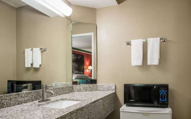 Super 8 by Wyndham Little Rock/Otter Creek