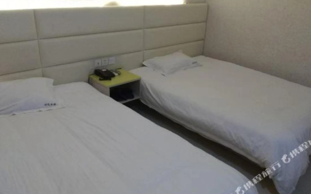 Box Space Xinzhiwan Hotel (Shanghai Bay University City Branch)