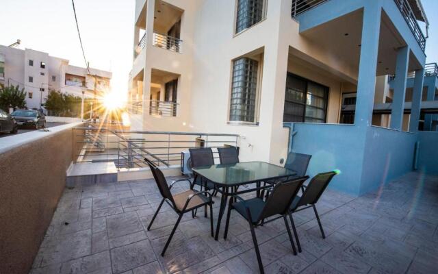Theo & Ms Apt - 2 Beds - Garden - Parking - Wifi