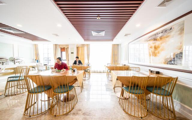 Zhongbo Art  hotel