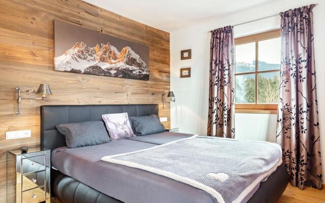 Unique & Exclusively Furnished Chalet near Ski Lift
