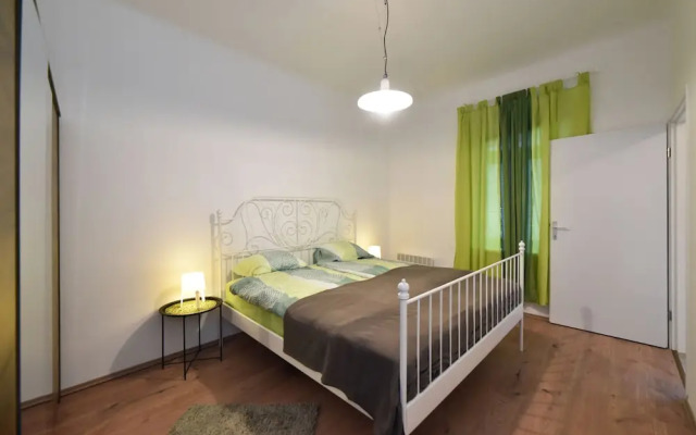 Apartment Heart to Heart