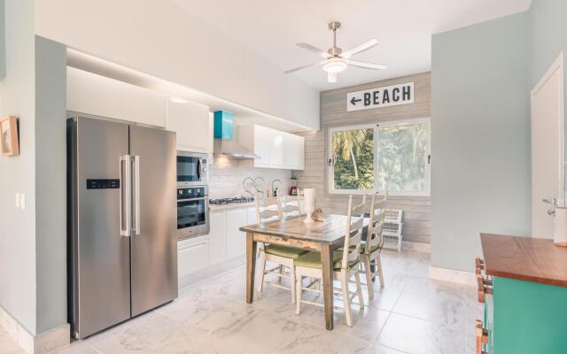 Playa Bonita Lavish Apartment at Lake View 42B