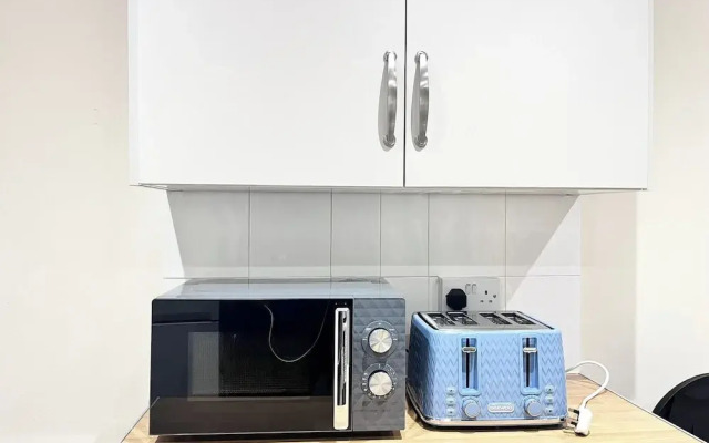 Charming 4 Bedroom Retreat in Canterbury City