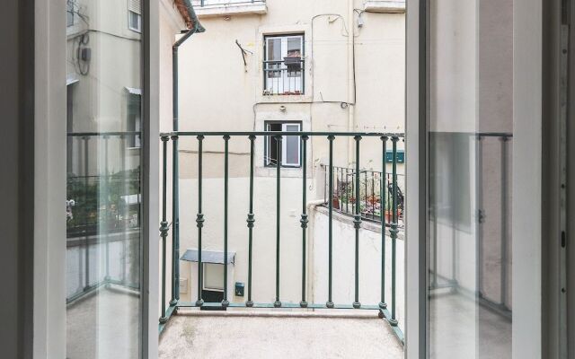 Alfama Orange Loft by Homing