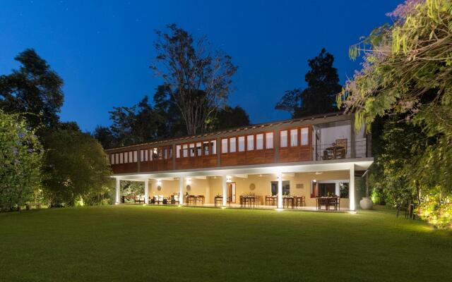 Kings Pavilion Hotel