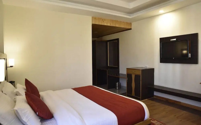 OYO Rooms Apple Orchards Gadherni