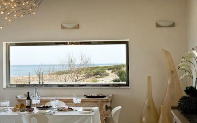 Villa Rosa Marina On The Beach