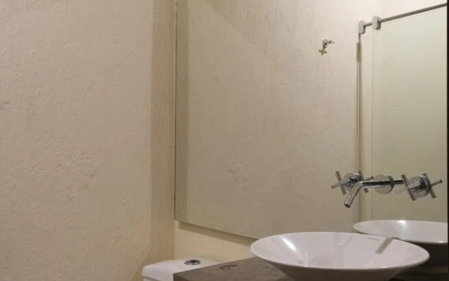 Beautifully Designed Duplex w Wifi Parque de Los Novios