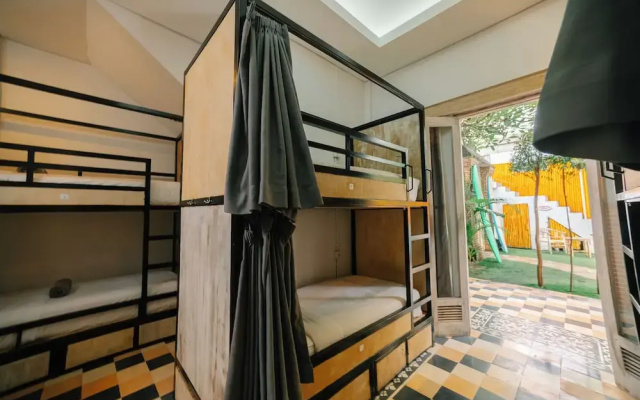 Mojosurf Camp Canggu - Hostel