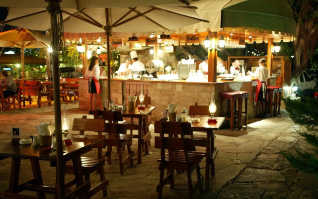 Dionysos Central Hotel