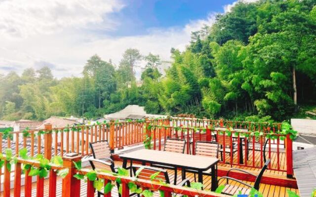 Jiuhuashan Fanxu Xiaozhu (Bosom Baodian Shop)