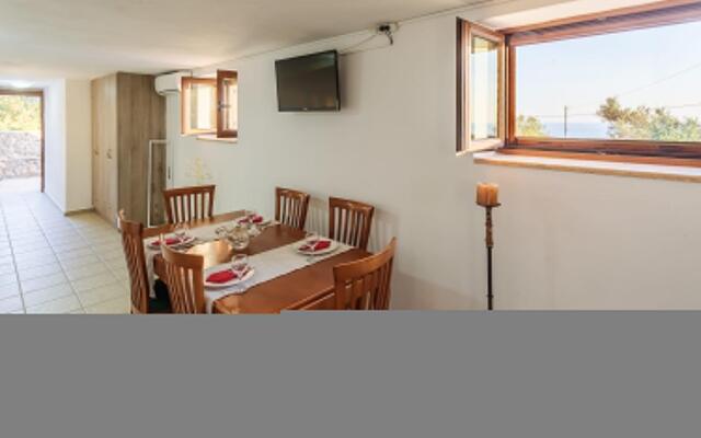 Mani Summer Escape - Spacious Home, Fully equipped