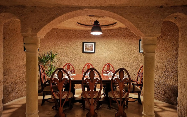 Hermes Cave Hotel