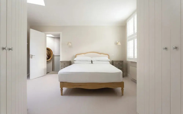 Bathurst Mews II by Onefinestay