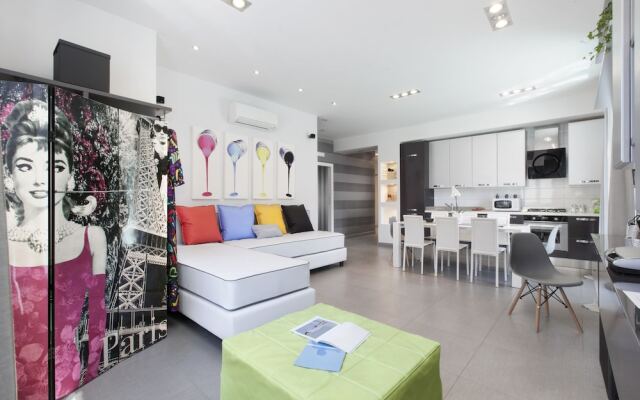 Maison Chanel Luxury & Pool