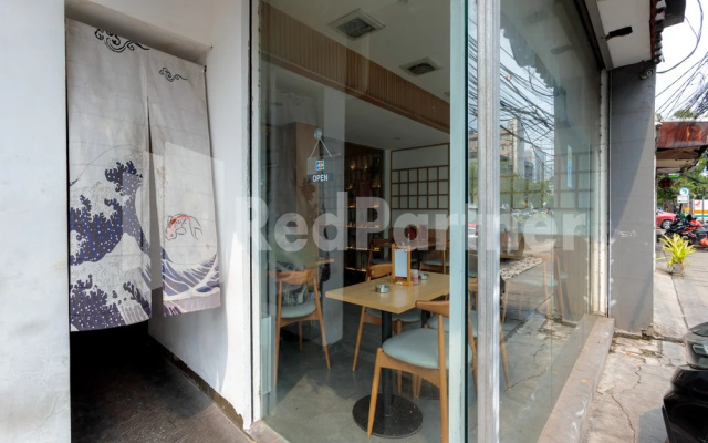 Ichiza Room RedPartner