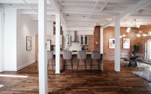 1861 Grand Loft in Old Port by Nuage