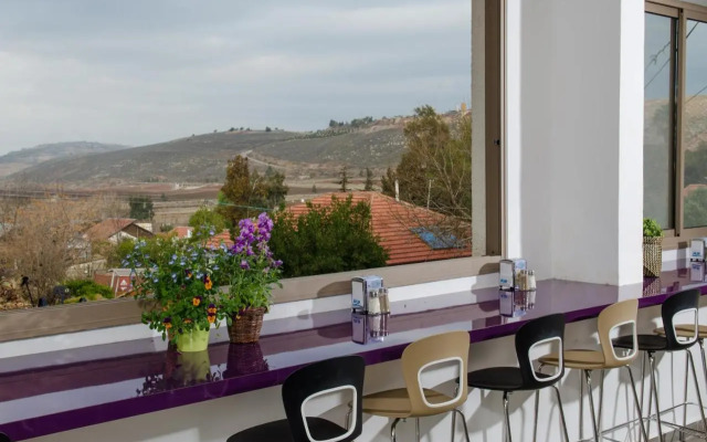 Metula Travel Hotel