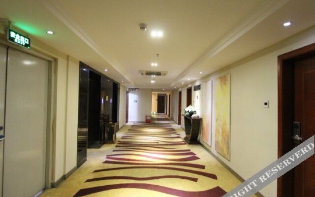 Sunshine Holiday Hotel