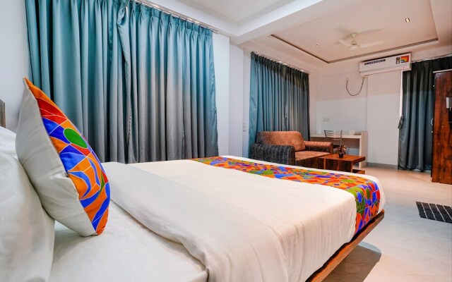 Fabhotel Crystal Inn