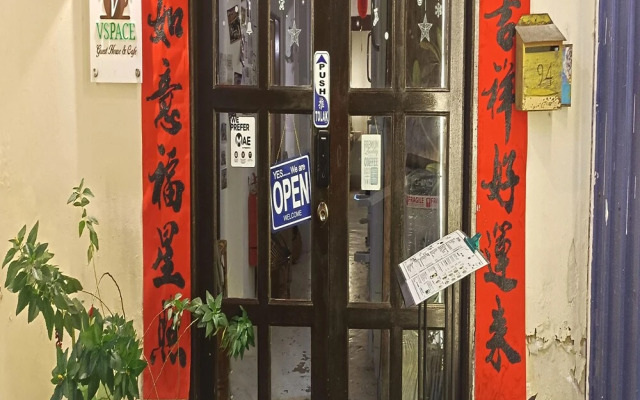 SPOT ON 90746 Vspace Guesthouse & Cafe