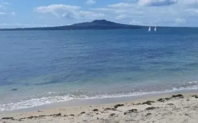 Takapuna Beach Holiday Park