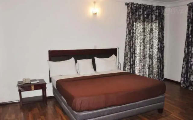 Denami Suites
