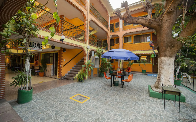 Hotel El Meson De La Luna