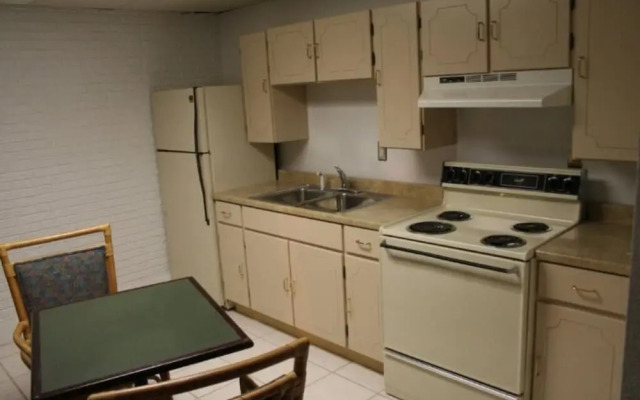 Budget Inn