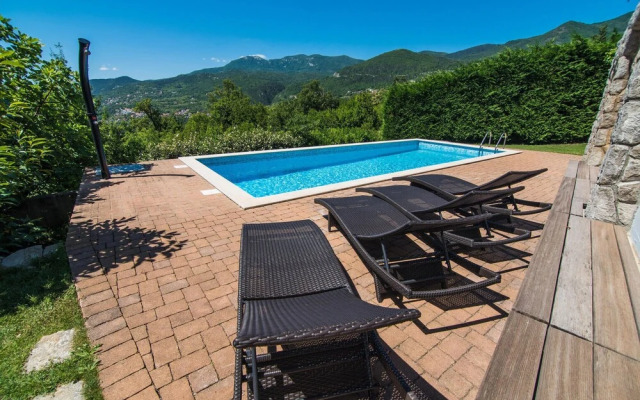 Stunning Home in Icici With Sauna, Wifi and 4 Bedrooms