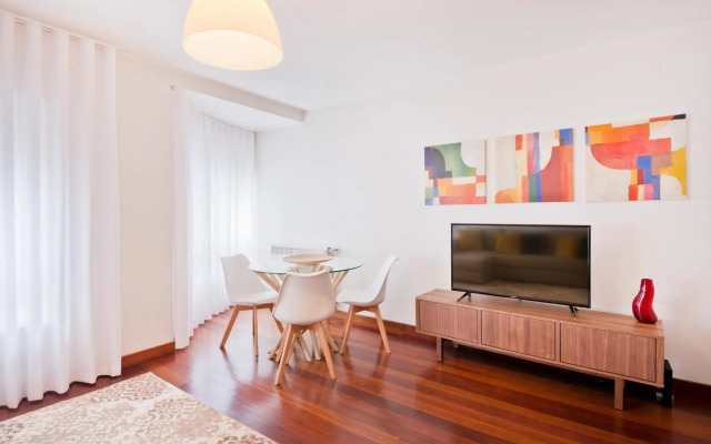 BmyGuest - Central Garage Apartment