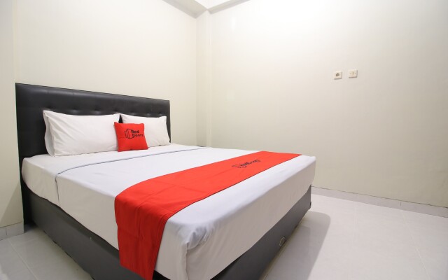 RedDoorz Plus near Universitas Negeri Yogyakarta