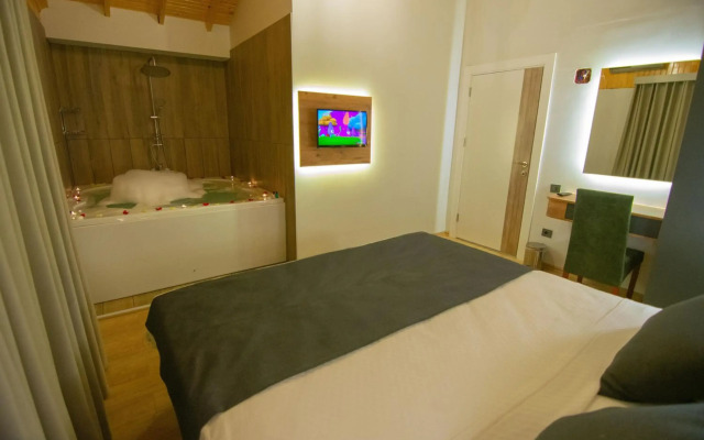 Green Palace Suite Hotel