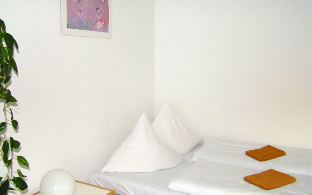 BNB near Brandenburg Gate