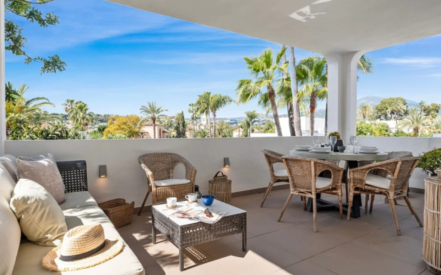 Relaxing Hideaway in Nueva Andaluc a Ref M57