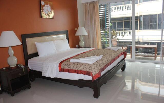 Sooksabai Jomtien Beach Hotel