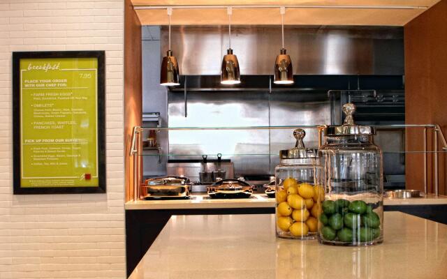 Hilton Garden Inn Victoria