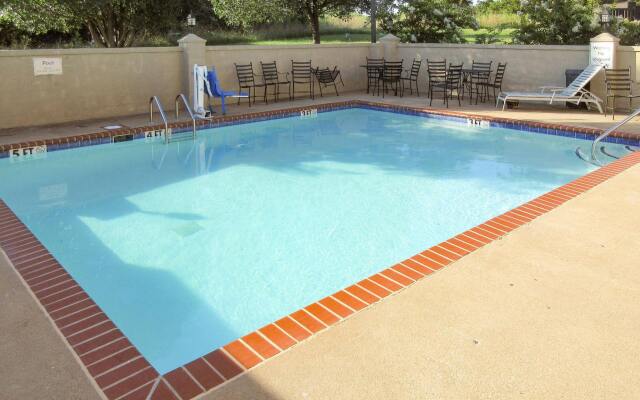 Quality Inn Holly Springs South