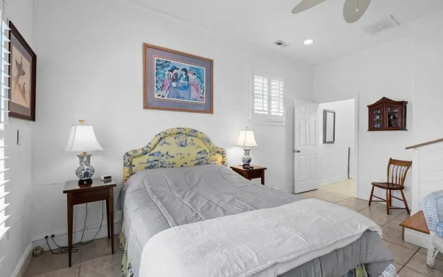 Salt Life 3 Bedroom Home by RedAwning