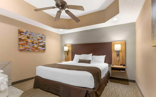 Best Western Plus Landing View Inn & Suites