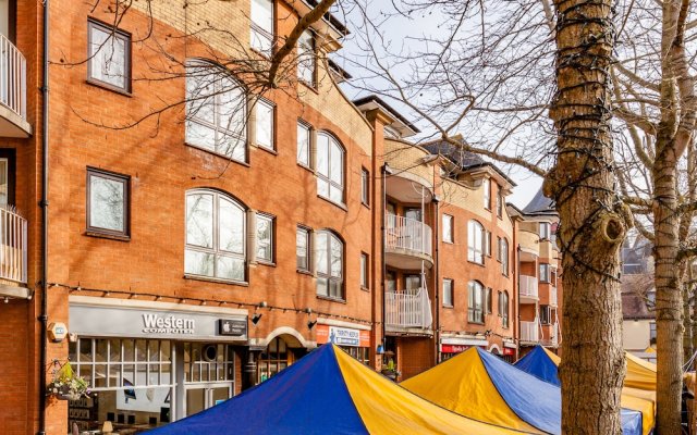 NEW Bright and Sunny Flat in Oxford City Centre